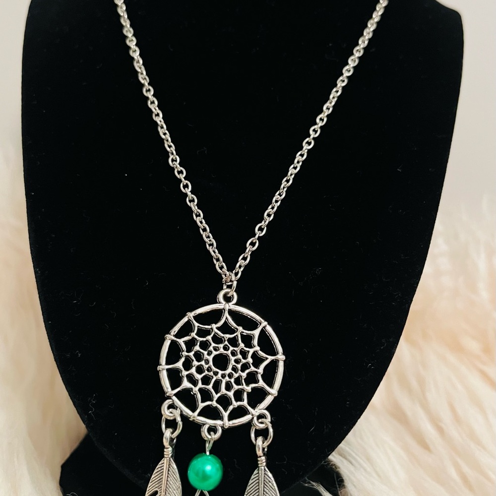 Necklace with pendant